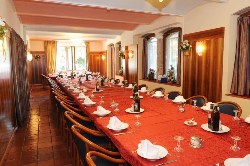 Park Hotel Jolanda Сан-Дзено-ди-Монтанья Экстерьер фото