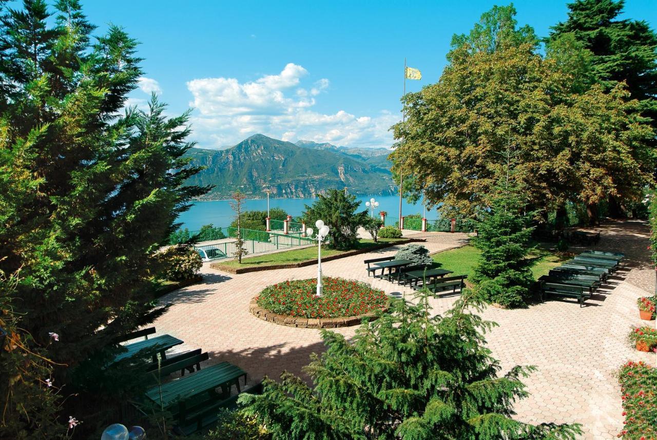 Park Hotel Jolanda Сан-Дзено-ди-Монтанья Экстерьер фото